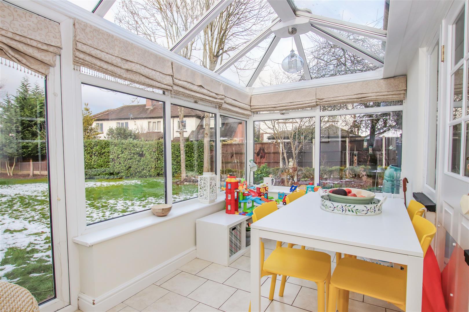 GARDEN ROOM